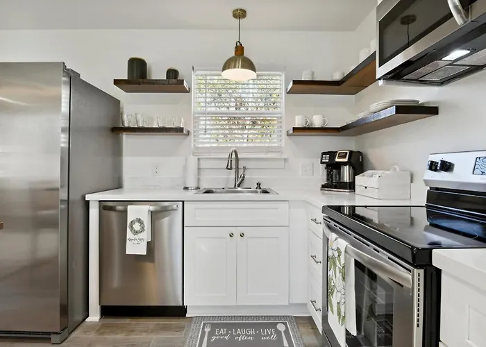 Vacation Rental Bay St Louis Walk To Beach, Dining, Shopping, And Nightlife