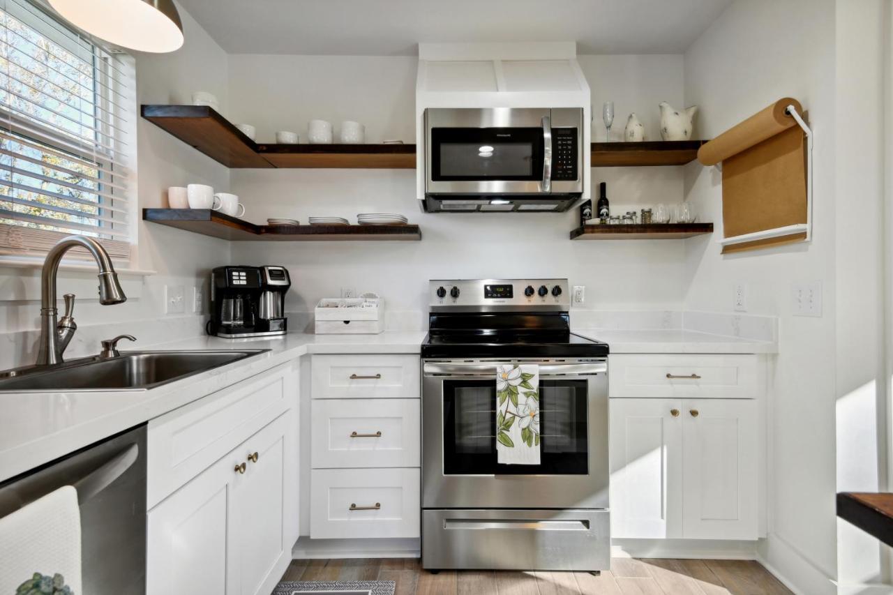 Vacation Bay St Louis Walk To Beach, Dining, Shopping, And Nightlife Holiday home *